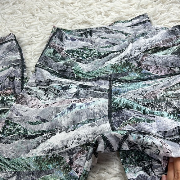 Lululemon Wunder Under High-Rise Tight 25" *Full-On Luxtreme Springscape Multi - Picture 2 of 5